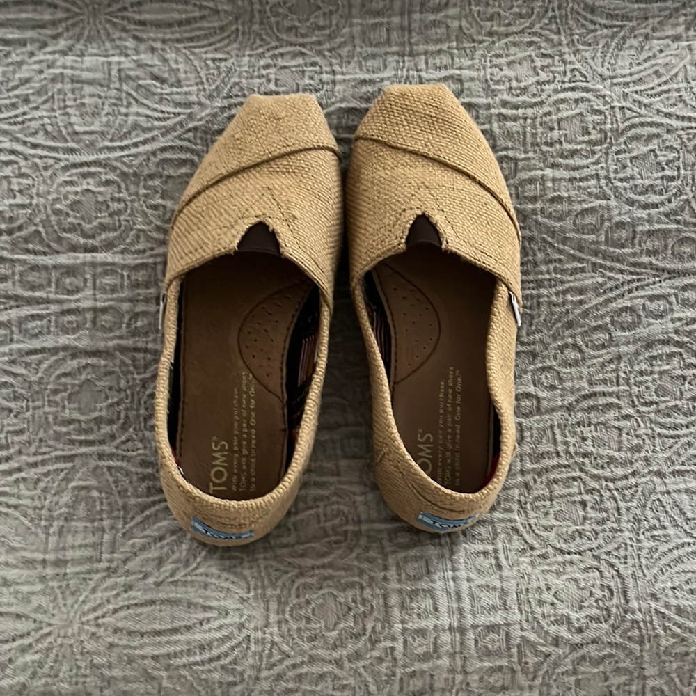 Brand new Butlap Toms without the box